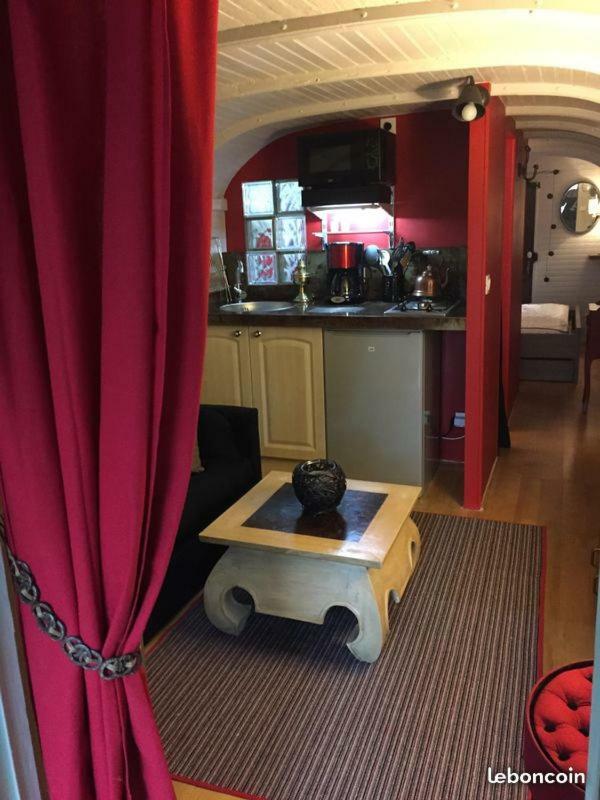 Saint-Florent-sur-Cher Roulotte - Le Domaine Des Ecrevisses酒店 外观 照片